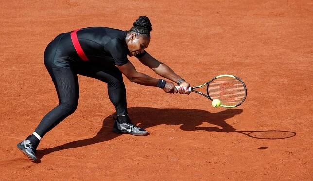 Třetí den v Paříži: Serena vyrukovala na Plíškovou v přiléhavém kočičím overalu