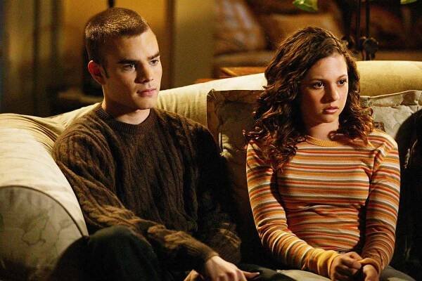 David Gallagher and Mackenzie Rosman in 7th Heaven