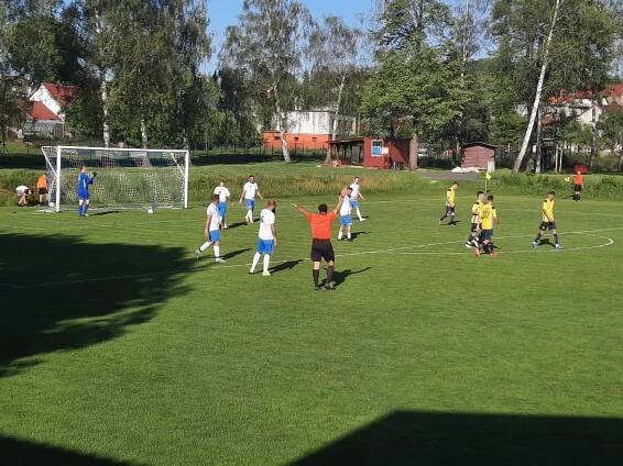 OBRAZEM: Patnáct let v dresu Libhoště. Dojatý „Eki“ po derby ukončil kariéru