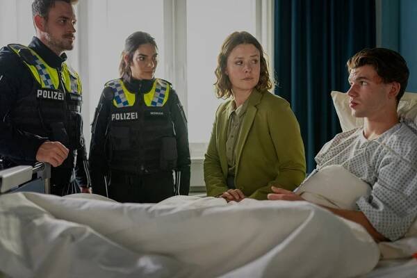 Marc Barthel, Lilli Hollunder, Laura Louisa Garde, Valentin Oppermann - Policie Hamburk - Ehrenwertes Haus - Z filmu
