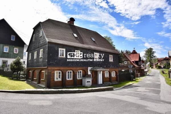 Rodinný dům 6+1 v centru Jiříkova, okr. Děčín, 1 750 000 Kč