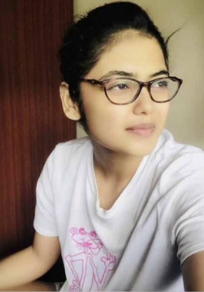 Actress Saayoni Ghosh selfie photo