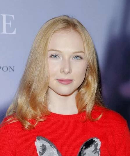 41 Hottest Pictures Of Molly C. Quinn | CBG