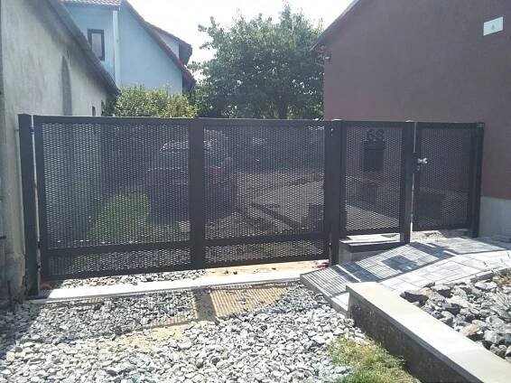 Vratové systémy a vjezdové brány - Konsorcium - KOVO