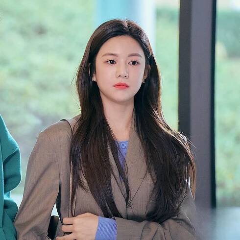 Go Youn Jung 13