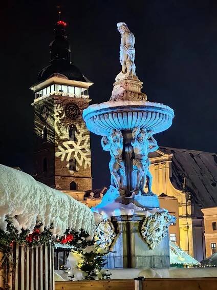Andělů letos přilétlo do Českých Budějovic na náměstí celkem šest
