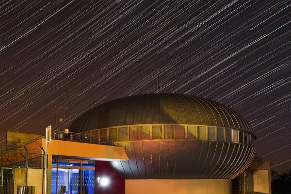 Hradecká astronomie láká ročně desetitisíce lidí. Většina míří do planetária