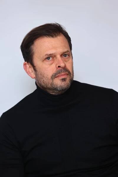 FOTO: Alexander Bárta ve snímku Válka policajtů ztvárnil hlavní roli. – stránka 3
