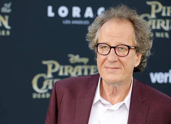 Na festival do Varů přijedou herci Geoffrey Rush a Benicio del Toro