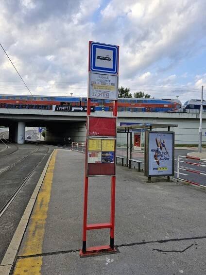 Fotogalerie • Nádraží Holešovice ♿ ( straßenbahn, bushaltestelle, u-bahnstation c) • Mapy.com