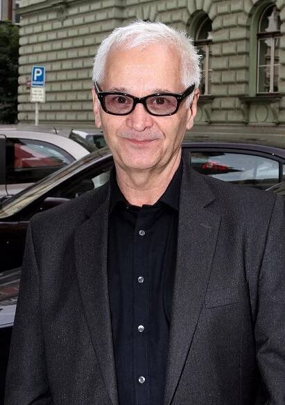 Robert Vano.
