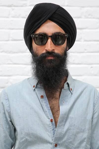 Sikh actor Waris Ahluwalia: Aeromexico kicked me off flight over turban