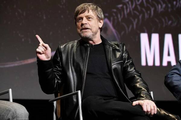 Mark Hamill Reveals He's Secretly Appeared in Every 'Star Wars' Movie Since 2015