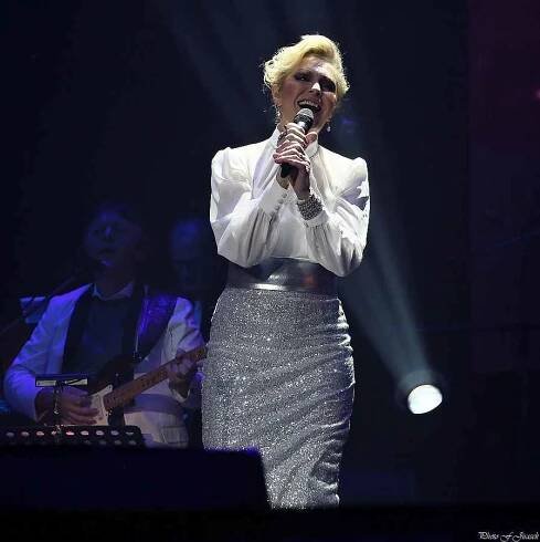 OBRAZEM: Helena Vondráčková slavila v O2 Areně ve velkém stylu