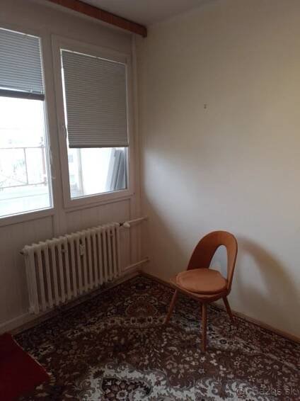 PREDAJ PRIESTRANNÉHO 3-IZBOVÉHO BYTU S BALKÓNOM V ŠTÚROVE ID : 1011 - Realinvestnz