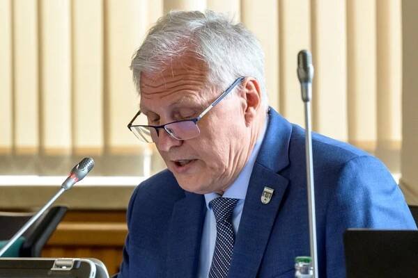 Chomutov je znovu bez primátora: Babišův muž Petrilák skončil po kauze podezřelých nákupů
