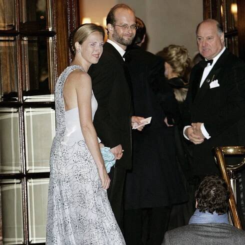Meet Lady Nicholas Windsor, the rarely seen royal who made history after she married Queen Elizabeth's cousin in the Vatican City