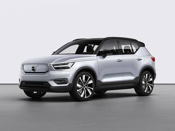 Volvo představuje svůj první elektromobil XC40 Recharge a přidá k němu roční nabíjení zdarma