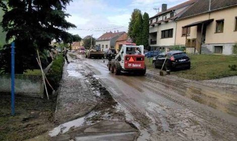 Jih Moravy spláchly přívalové deště. Části Česka hrozí další extrémní srážky