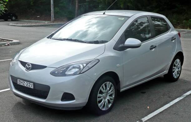 Soubor:2007-2009 Mazda 2 (DE) Neo 5-door hatchback 02.jpg – Wikipedie