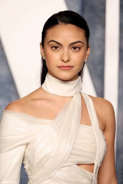Camila Mendes Bridesmaid Makeup