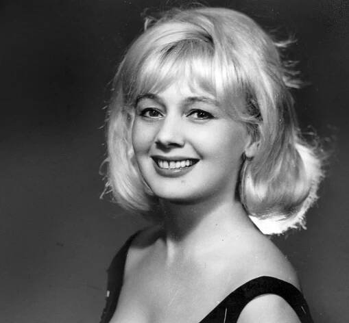 Zdena Gruberová: *24.11.1933 – †18.1.2017, slovenská herečka