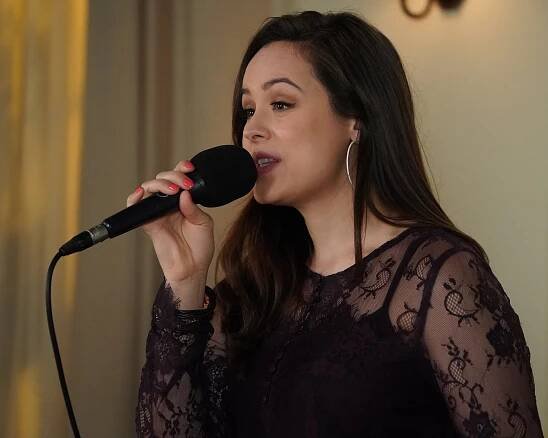 Goldbergovi - Hanukkah on the Seas - Z filmu - Hayley Orrantia