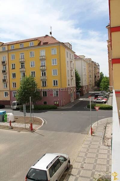 Jurincom REALITY - Byt 1+kk, 40 m2, centrum Karlovy Vary