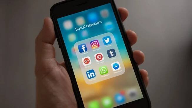 Využijte sociální sítě pro zdravější sociální život v reálu - Médium.cz