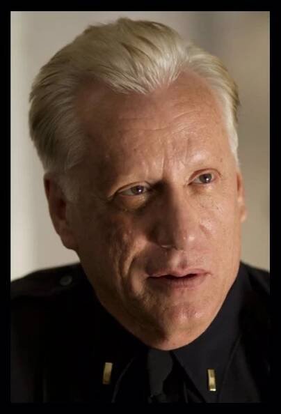 FOTO: James Woods má z hollywoodských celebrit nejvyšší IQ, které se pohybuje mezi 180 až 184. Než se stal hercem, chtěl být oční chirurg. – stránka 1