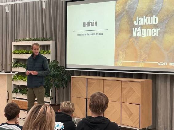 Jakub Vágner vyprávěl vodním strážcům o výpravě do Bhútánu | Vodní strážci
