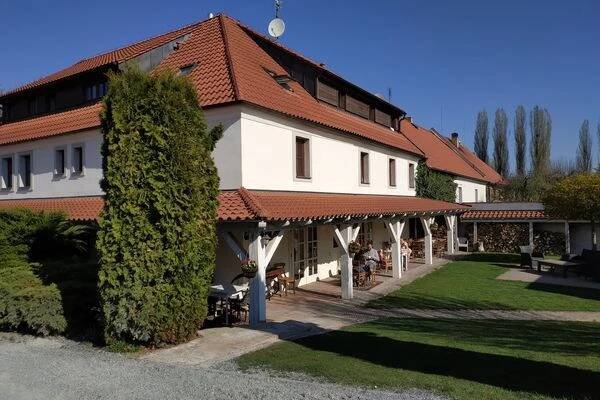Restaurace v polích foto 1