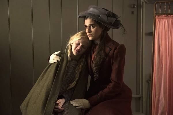 Houdini and Doyle - The Pall of LaPier - Z filmu - Sarah Abbott, Rebecca Liddiard