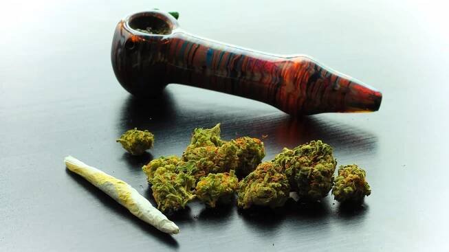 THC v sušenýc kvetoch marihuany.