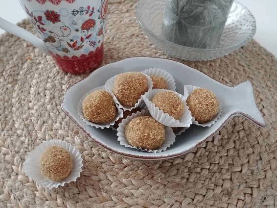 FOTORECEPT Zostali vám po sviatkoch medovníčky či medové pláty? Urobte si z nich tieto famózne guľky! - Plnielanu.sk