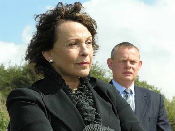 Doktor Martin - Rodičovská láska - Z filmu - Claire Bloom, Martin Clunes