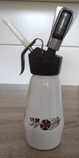 Retro šlehačková láhev Automa