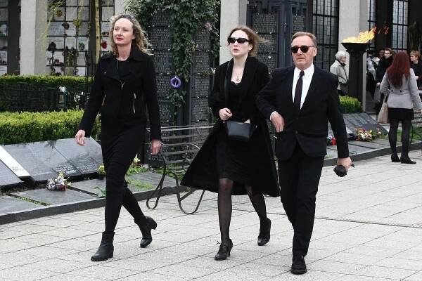 Zleva partnerka Ondřeje Havelky Alice Kovácsová, dcera Rozálie a Ondřej Havelka.