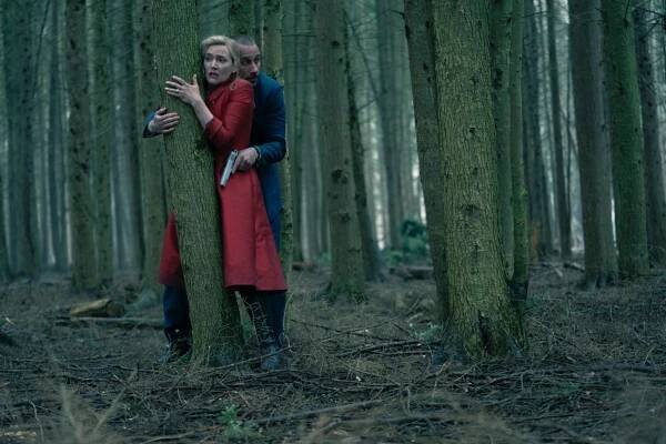 Fotka: Matthias Schoenaerts a Kate Winslet v závěru seriálu Režim