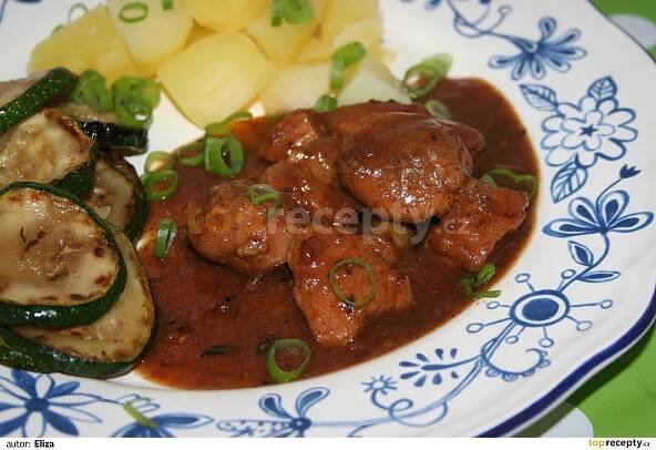 Vepřové kostky v omáčce recept - TopRecepty.cz