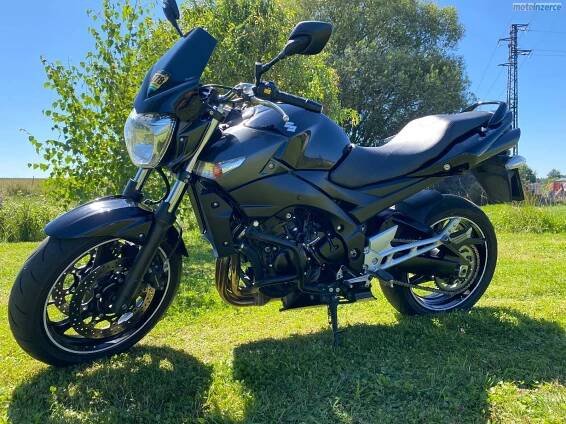 Suzuki GSR 600