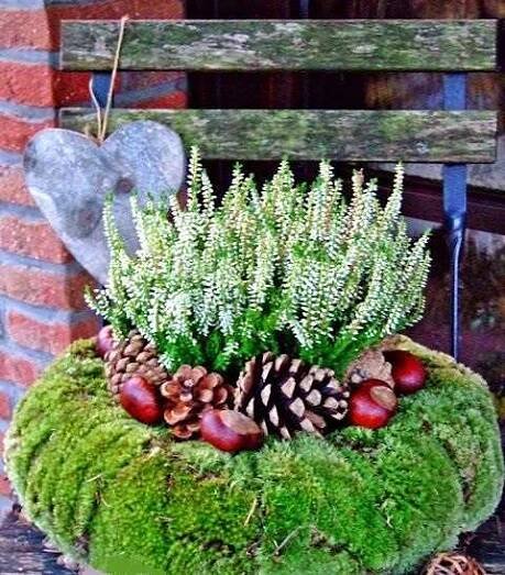 Dekorace na hrob může mít různou podobu. Inspirujte se a vyrobte si vlastní dušičkovou výzdobu. Pinterest