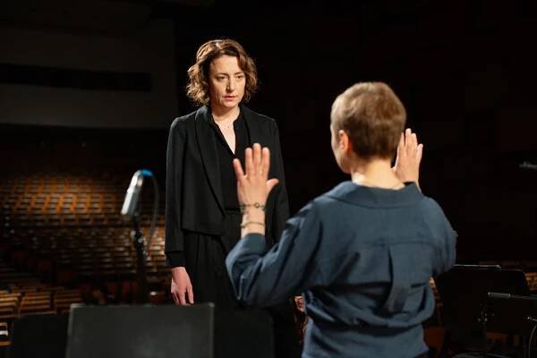 Maren Eggert, Hanna Slak on the set of Kein Wort (2023).