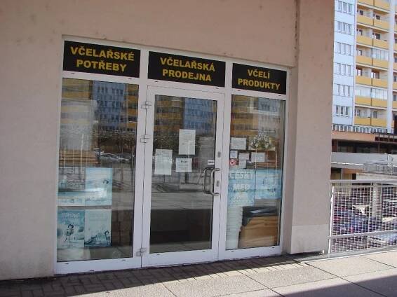 Včelařská prodejna v Hradci Králové | Vceliweb.cz