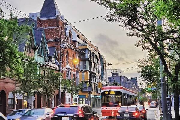 Neighbourhood Profiles: Living In Toronto |West End Toronto