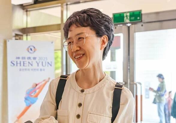 Yong-min Cho enjoyed Shen Yun at the Baeckryung Art Center in Chuncheon, Gangwon Province, South Korea, on May 7, 2025. (Guk-hwan Kim/The Epoch Times)