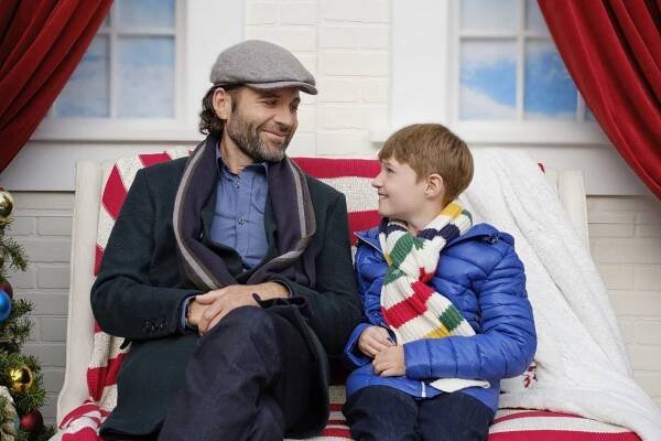 Eion Bailey, Kesler Talbot - Deliver by Christmas - Z filmu