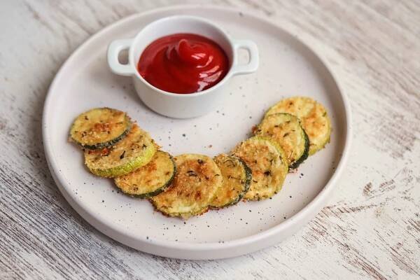 CRISPY ZUCCHINI BITES - The Weigh We Were