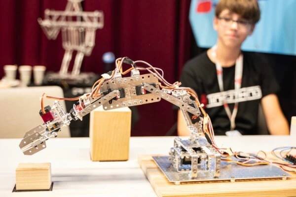 Ideas Dance At Maker Faire Hannover 2025