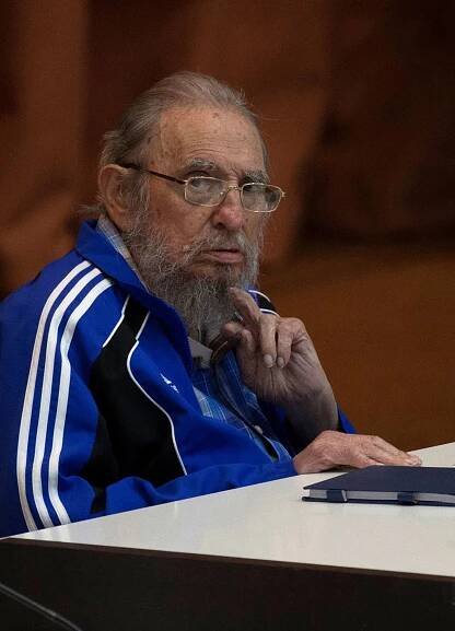 Fidel Castro 9 křížků na krku!